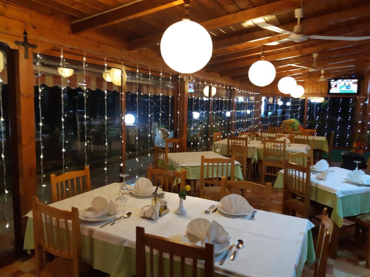Hotel Ramosaco, Radhime, Vlore Kültér fotó