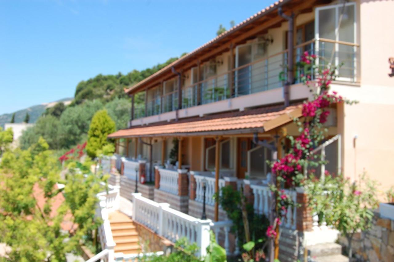 Hotel Ramosaco, Radhime, Vlore Kültér fotó